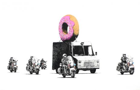 甜甜圈卡车与警方护送壁纸