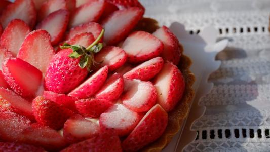 鲜红诱人的美味草莓