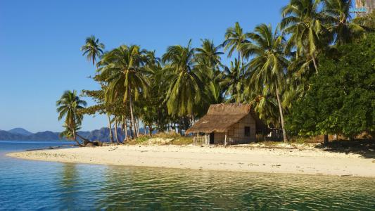 热带岛屿上的海滩别墅高清壁纸