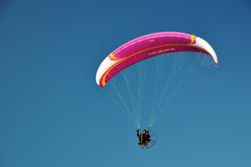 空中跳伞极限运动图片