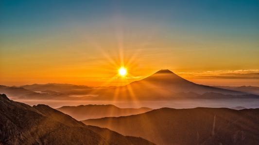 唯美富士山日出风景图片